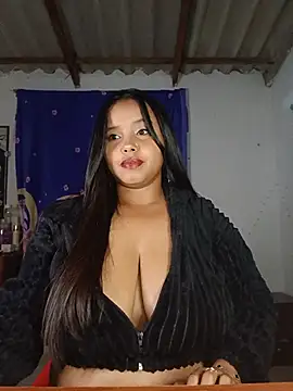Snapshot of Liz__stone chatting on June 5, 2026, 12:15 am Liz stone online show from June 5, 2026, 12:15 am