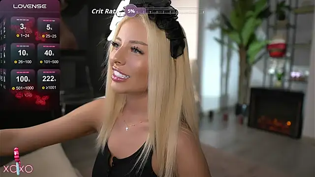 SerenaNoir online show from June 28, 2026, 8:59 pm