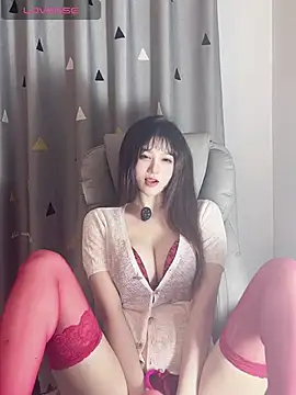 annacc999 online show from September 14, 2025, 5:46 pm