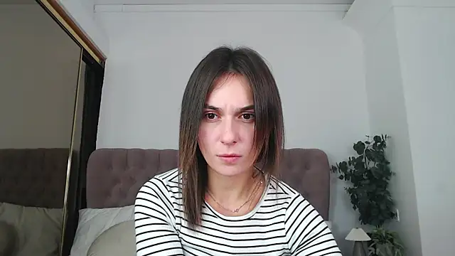 Snapshot of Little_mia__ chatting on November 30, 2025, 2:40 pm Little mia online show from November 30, 2025, 2:40 pm