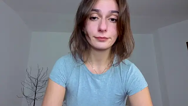 Snapshot of Little_mia__ chatting on November 26, 2025, 9:48 pm Little mia online show from November 26, 2025, 9:48 pm