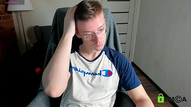 Snapshot of Harm_Dick chatting on November 24, 2025, 10:48 am Harm Dick online show from November 24, 2025, 10:48 am