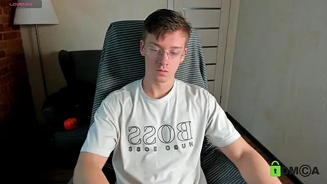 Snapshot of Harm_Dick chatting on November 2, 2025, 10:31 am Harm Dick online show from November 2, 2025, 10:31 am