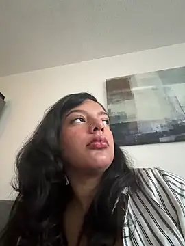 allybluee777 online show from June 15, 2026, 11:37 pm