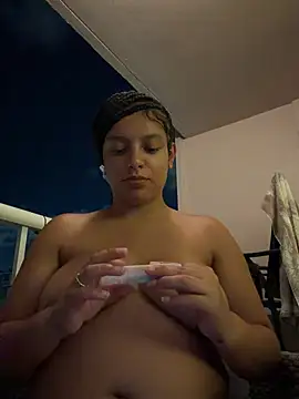 Snapshot of allybluee777 chatting on July 5, 2026, 4:41 am allybluee777 online show from July 5, 2026, 4:41 am