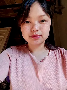 XoiXoi232 online show from May 5, 2026, 9:56 am