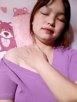 XoiXoi232 online show from November 13, 2025, 10:19 am