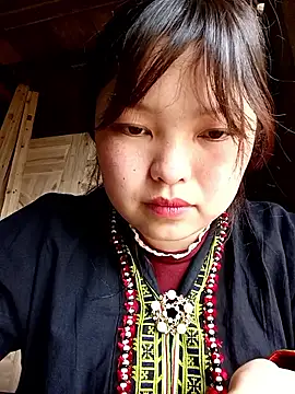 XoiXoi232 online show from February 17, 2026, 5:05 am