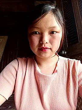 XoiXoi232 online show from May 6, 2026, 4:49 am