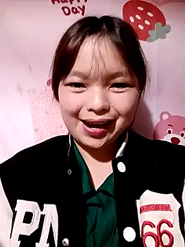 XoiXoi232 online show from November 4, 2025, 1:48 pm