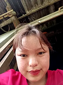 XoiXoi232 online show from September 15, 2025, 4:02 am