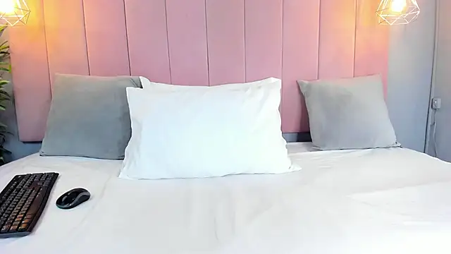 Snapshot of Cloe_Black chatting on November 7, 2025, 4:39 am Cloe Black online show from November 7, 2025, 4:39 am