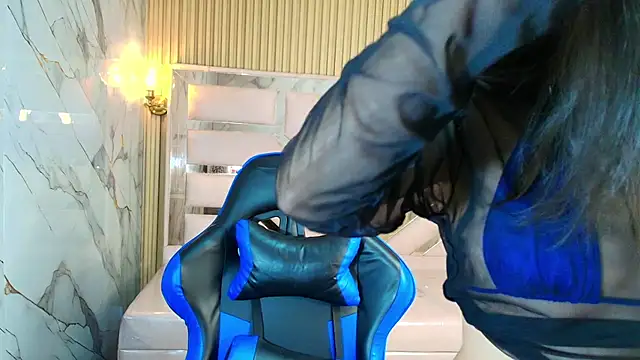 Snapshot of zoe_r_ chatting on October 21, 2025, 3:17 am zoe r online show from October 21, 2025, 3:17 am