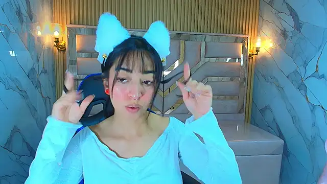 Snapshot of zoe_r_ chatting on October 31, 2025, 3:14 am zoe r online show from October 31, 2025, 3:14 am