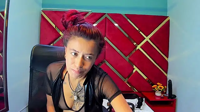 Kataleya Luck online show from December 3, 2025, 3:18 am