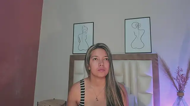 EllieFontanes online show from October 6, 2025, 12:17 pm