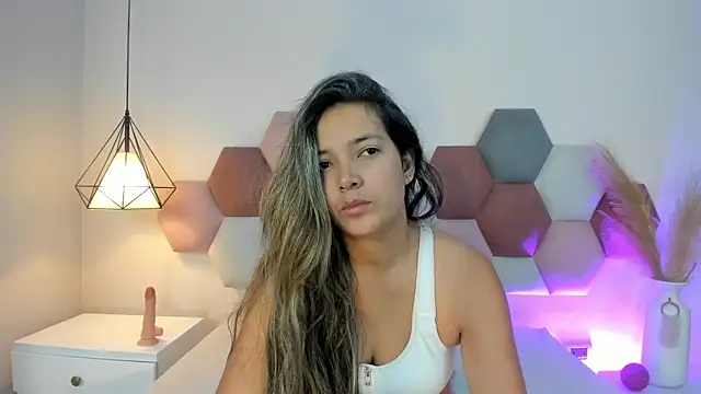 EllieFontanes online show from October 1, 2025, 6:12 pm