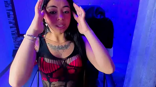 Snapshot of Violetta_Rousse_ chatting on December 15, 2025, 1:39 pm Violetta Rousse online show from December 15, 2025, 1:39 pm