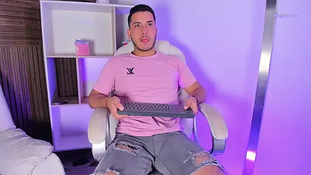 Axel grey  online show from October 27, 2025, 12:17 pm