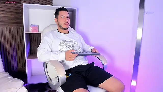 Axel grey  online show from November 9, 2025, 1:04 pm