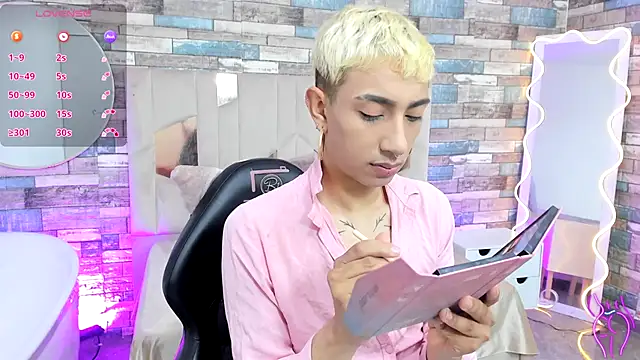 Snapshot of CYRUS_TAY chatting on May 28, 2026, 11:49 am CYRUS TAY online show from May 28, 2026, 11:49 am