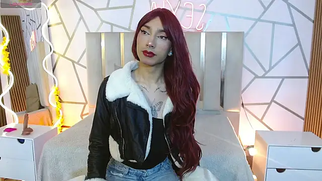 CYRUS TAY online show from December 18, 2025, 12:31 pm