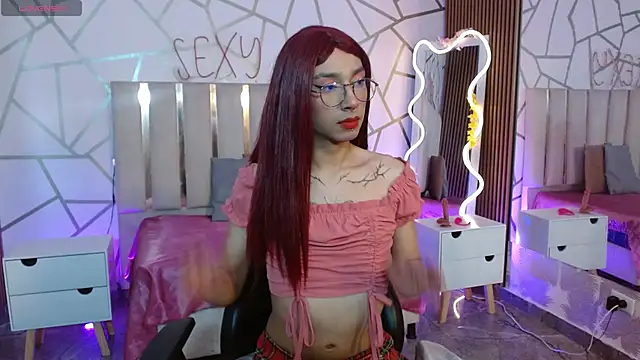 Snapshot of CYRUS_TAY chatting on December 3, 2025, 1:43 pm CYRUS TAY online show from December 3, 2025, 1:43 pm