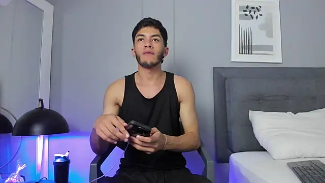 Tylerffoxx online show from March 12, 2026, 10:14 pm