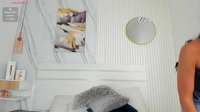 Snapshot of Kloeh_Star chatting on February 6, 2026, 7:54 pm Kloeh Star online show from February 6, 2026, 7:54 pm