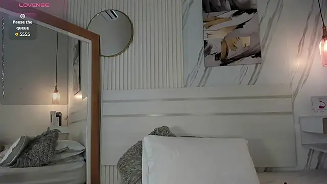 Snapshot of Kloeh_Star chatting on November 26, 2025, 8:20 pm Kloeh Star online show from November 26, 2025, 8:20 pm