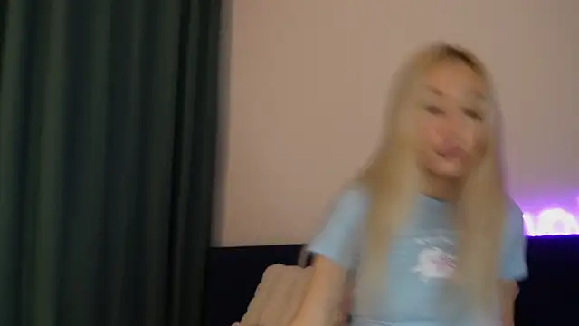 cuteleraay online show from March 3, 2026, 7:54 pm