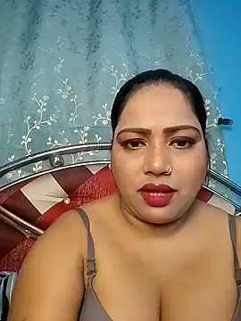 hornypriya696 online show from February 3, 2026, 6:02 pm