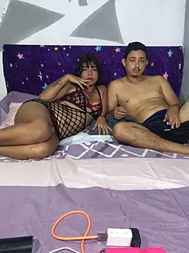 Snapshot of veronica_and_bryan chatting on October 13, 2025, 4:47 am veronica and bryan online show from October 13, 2025, 4:47 am