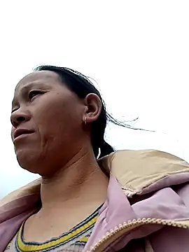 Snapshot of MaiHoa69 chatting on December 5, 2025, 2:43 am MaiHoa69 online show from December 5, 2025, 2:43 am