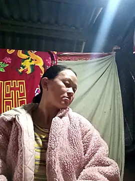 Snapshot of MaiHoa69 chatting on November 13, 2025, 2:15 am MaiHoa69 online show from November 13, 2025, 2:15 am