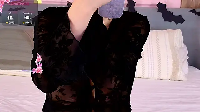 Snapshot of MilaLavson chatting on October 27, 2025, 5:08 am MilaLavson online show from October 27, 2025, 5:08 am