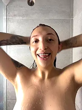 Paulina-Wells online show from November 9, 2025, 8:57 pm