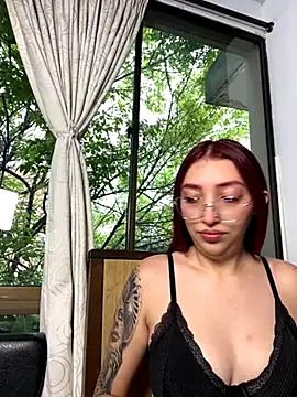 Paulina-Wells online show from November 4, 2025, 9:07 pm