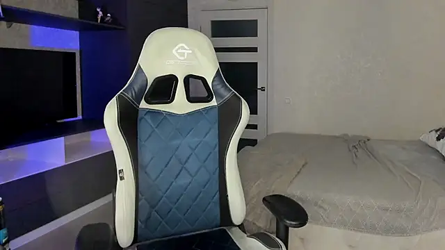 Snapshot of minadzukii chatting on November 18, 2025, 6:11 pm minadzukii online show from November 18, 2025, 6:11 pm