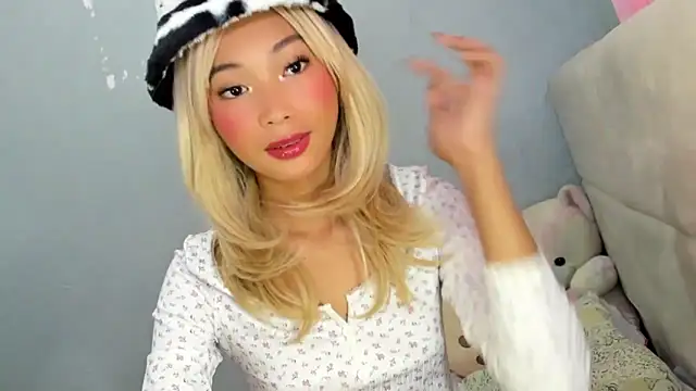 Snapshot of Anne_the_virgin chatting on October 14, 2025, 4:24 am Anne the virgin online show from October 14, 2025, 4:24 am