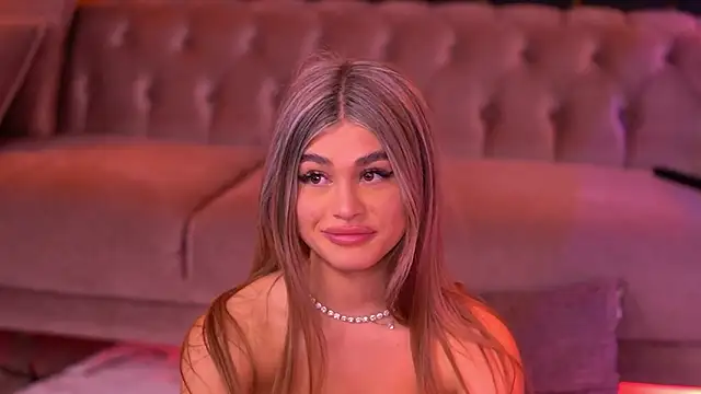 Snapshot of BellaNoirre chatting on March 8, 2026, 2:04 am BellaNoirre online show from March 8, 2026, 2:04 am