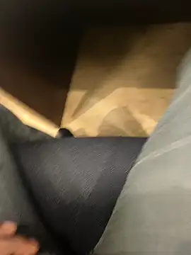 hotboy43339 online show from October 23, 2025, 6:34 am