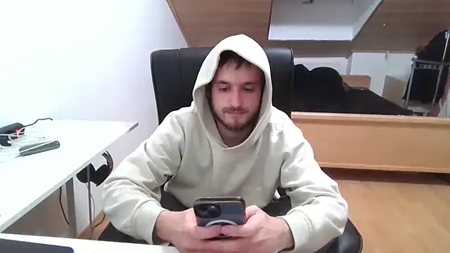 Snapshot of Bez3ybik chatting on November 7, 2025, 10:35 pm Bez3ybik online show from November 7, 2025, 10:35 pm