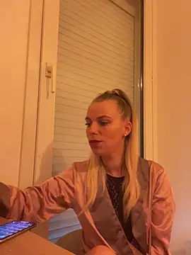 BrumeLove online show from May 5, 2026, 8:17 am