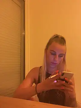 BrumeLove online show from May 23, 2026, 8:41 pm