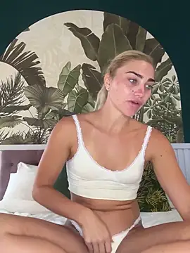 auriangel online show from September 25, 2025, 12:27 am