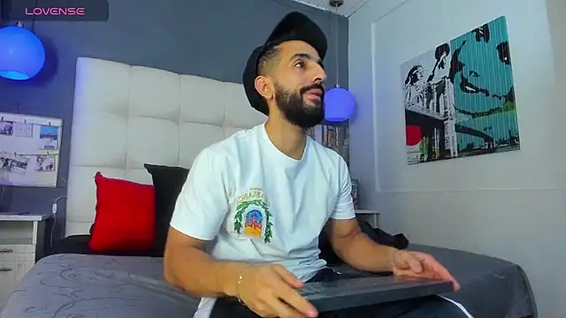 Snapshot of Yiyo10_ chatting on February 13, 2026, 4:01 am Yiyo10 online show from February 13, 2026, 4:01 am