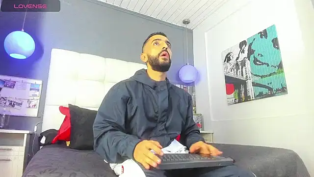 Snapshot of Yiyo10_ chatting on February 6, 2026, 4:19 am Yiyo10 online show from February 6, 2026, 4:19 am