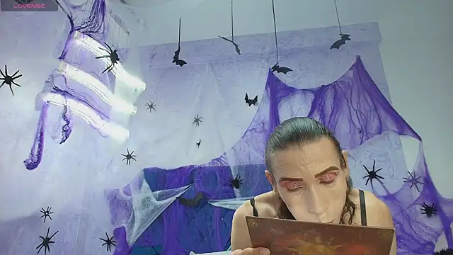 Snapshot of shantala_nastasiia chatting on November 1, 2025, 1:05 pm shantala nastasiia online show from November 1, 2025, 1:05 pm