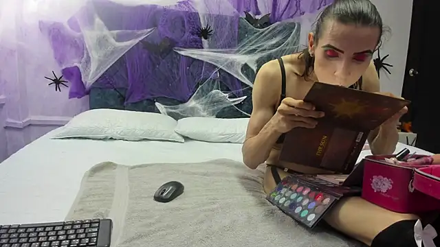 Snapshot of shantala_nastasiia chatting on October 28, 2025, 12:37 pm shantala nastasiia online show from October 28, 2025, 12:37 pm